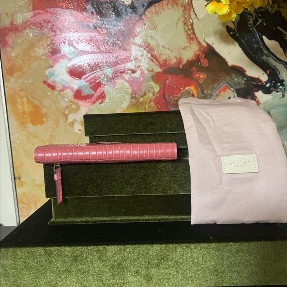 RADLEY LONDON Pink Croc-Embossed Wallet - Picture 2 of 13